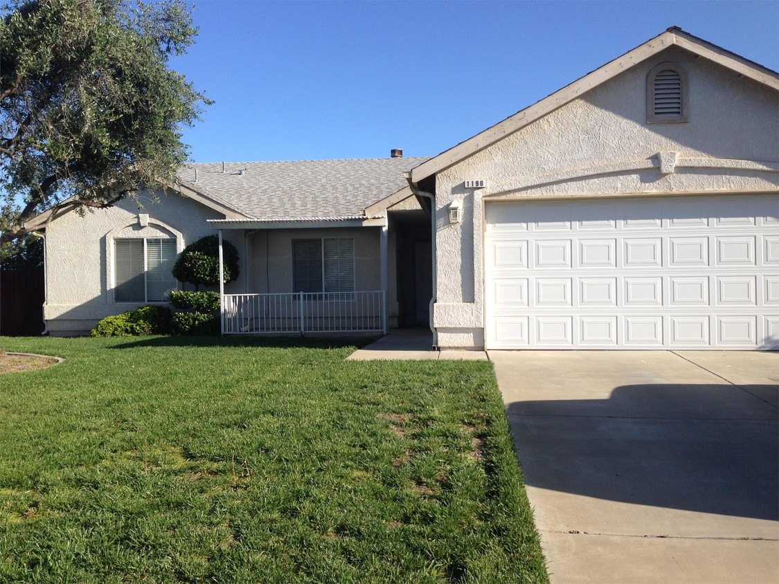Primary Photo - 1190 Yellowstone Dr