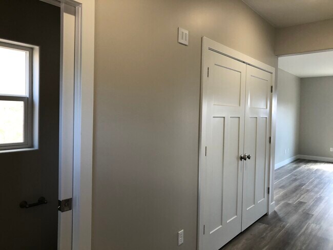 Building Photo - 1579 W Pyrite Ln