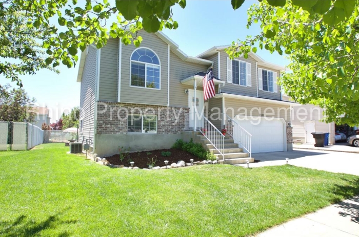 Primary Photo - 2811 W 2175 S
