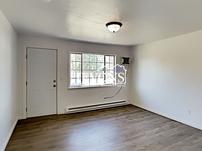 Building Photo - 314 S Beech St