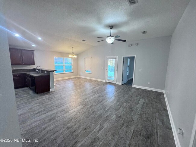 Foto del edificio - 7565 Westland Oaks Dr