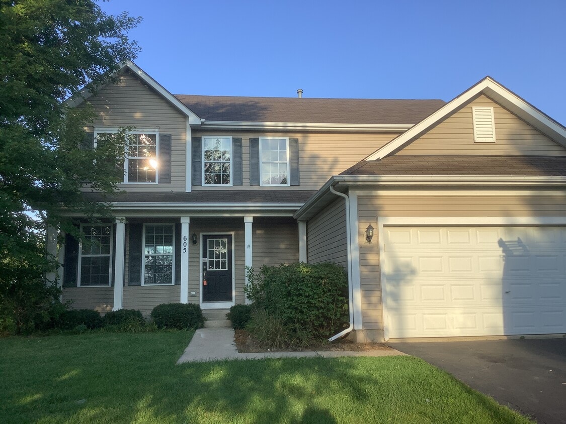 Foto principal - 605 Country Brook Ln