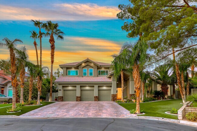 Foto del edificio - Stunning Green Valley, Guard Gated Communi...
