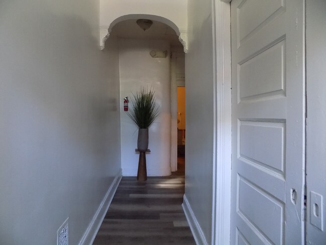 Foto del edificio - 2920 Parkwood Ave
