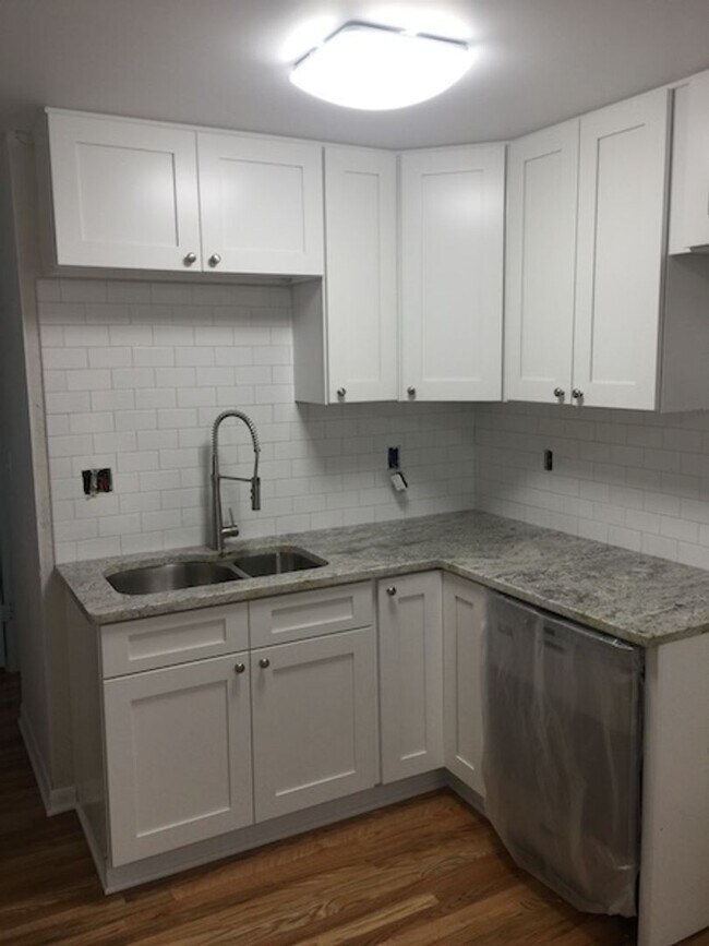 Foto del edificio - 2686-2688 Hibbert Avenue