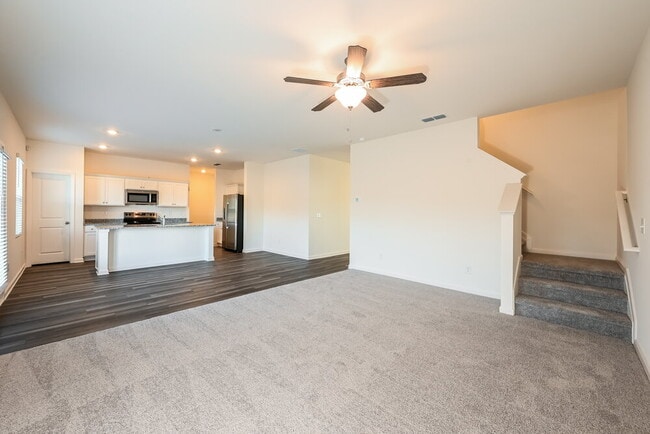 Building Photo - 193 Long Dr