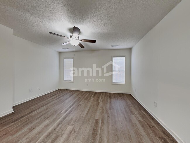 Foto del edificio - 149 Charlotte Ct