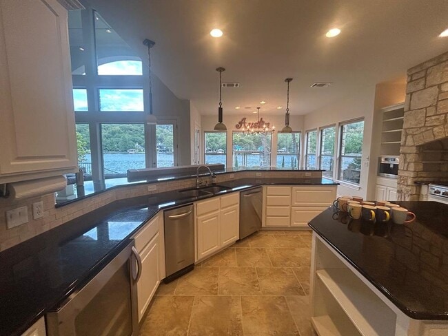 Building Photo - 3113 Ski Shores Terrace