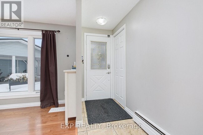 Photo du bâtiment - 1513 Queenswood Crescent