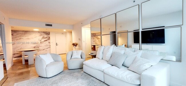 Foto del edificio - 6801 Collins Ave
