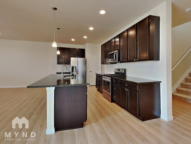 Building Photo - 8912 Red Bud St