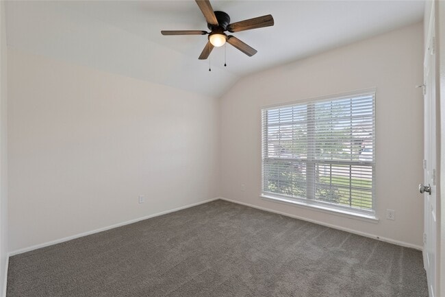 Building Photo - 323 Jewett Meadow Dr