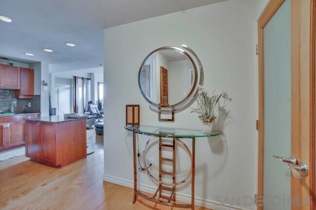 Foto del edificio - 1240 India St