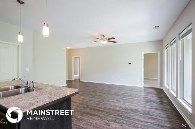 Building Photo - 1508 NE Jaclyn Dr