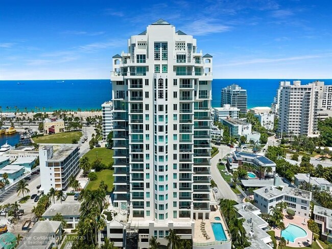 Foto del edificio - 3055 Harbor Dr