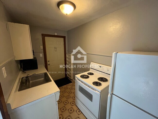 Foto del edificio - 917 E 8th St