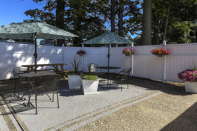 Asientos al aire libre - Leominster Gardens