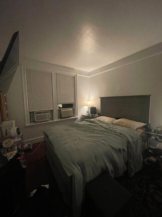 Foto del edificio - 4 Bedroom Single Family Home in Bronx