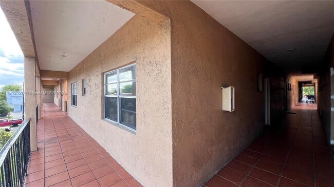 Foto del edificio - 3675 W 11th Ave