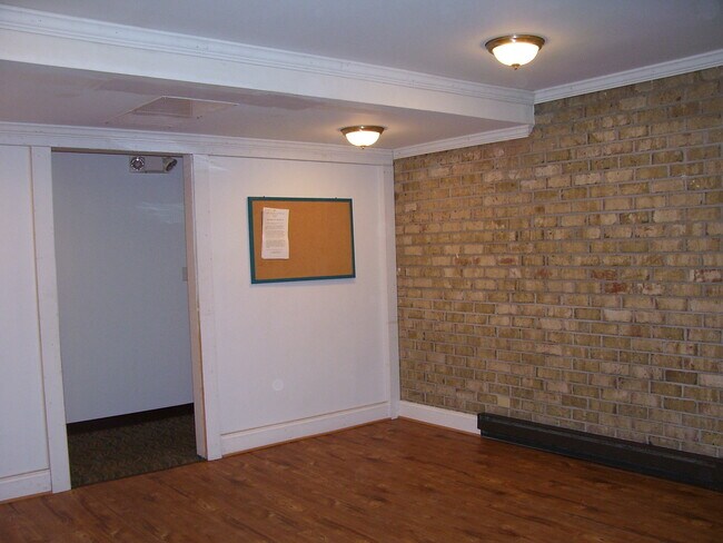 Lobby - 1315 Noble Ave