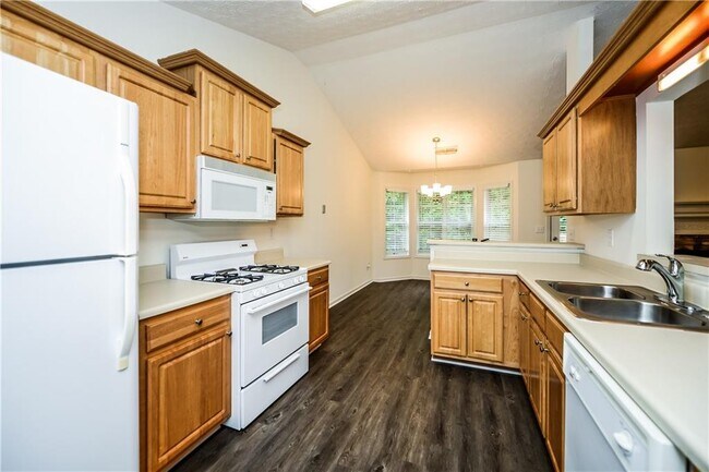 Foto del edificio - 805 Lewis Ridge Cir