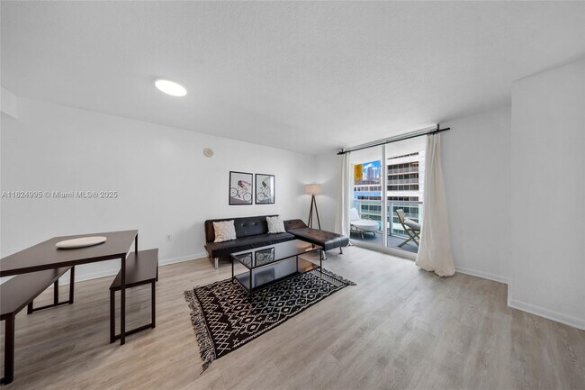 Building Photo - 2101 Brickell Ave