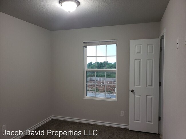Building Photo - 16930 Spirit Brook