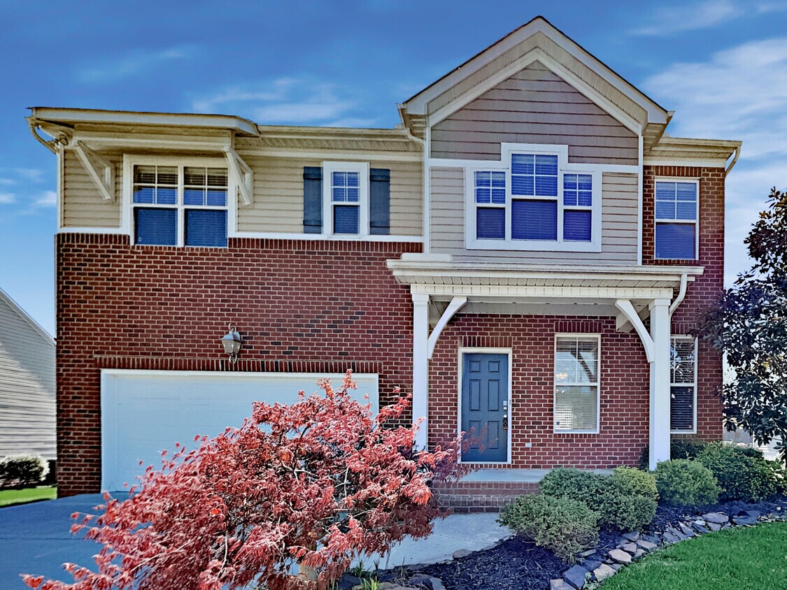 Foto principal - 2400 Ancient Oak Lane