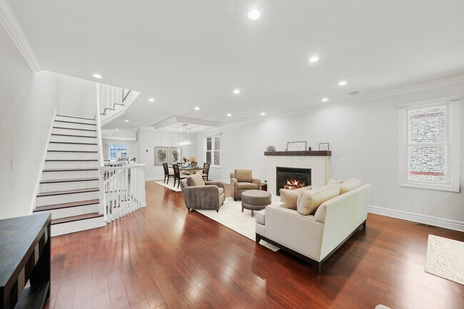 Foto del edificio - 2512 N Artesian Ave