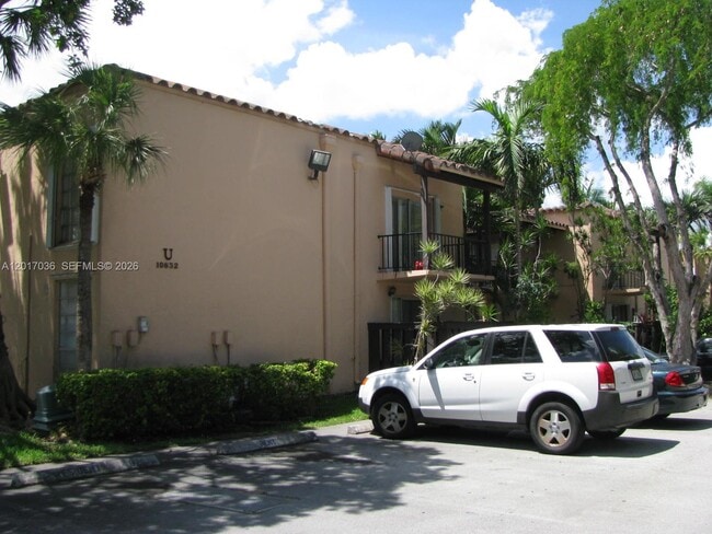 Foto del edificio - 10832 N Kendall Dr