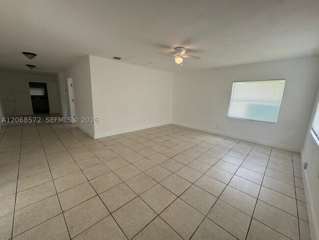 Foto del edificio - 4130 SW 25th St