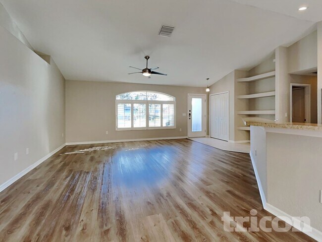 Foto del edificio - 2099 Godfrey Ave