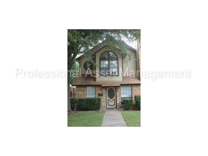 Primary Photo - 2/2.5 Townhome Irving! Available now !
