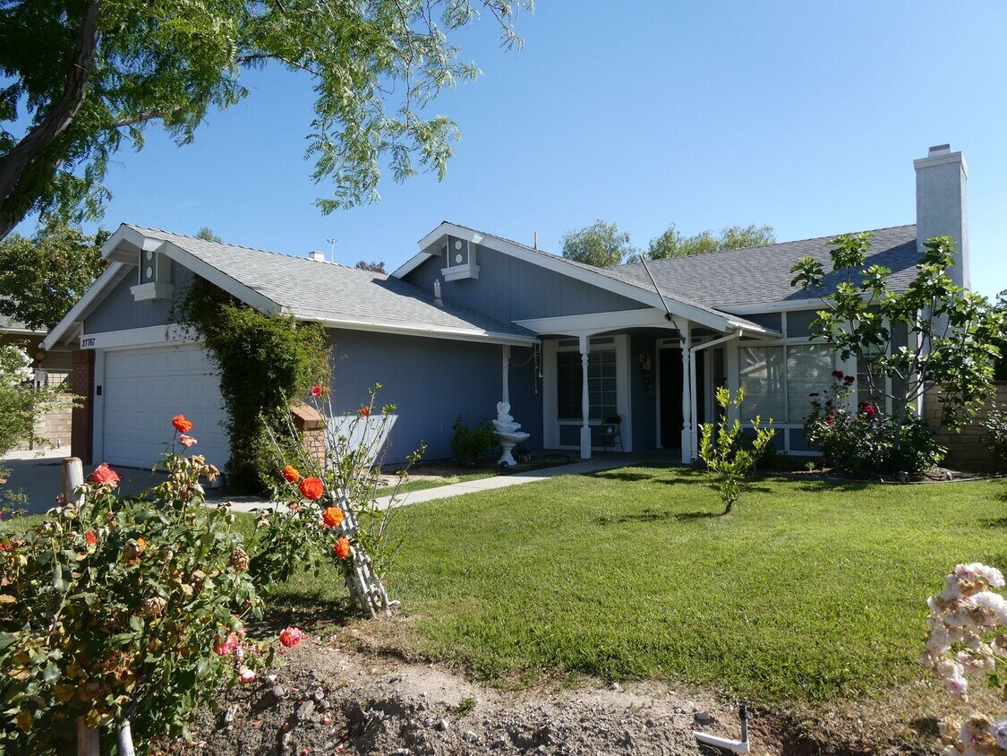 Foto principal - Single Story 3 Bedroom Home for Rent in Sa...