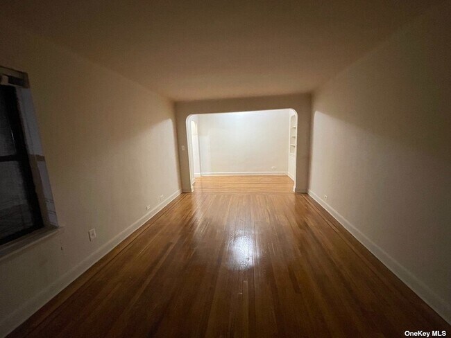 Foto del edificio - 72-36 112th St