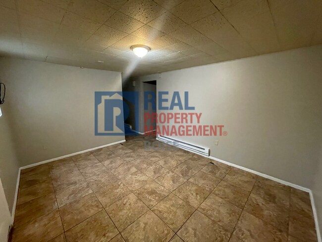 Building Photo - Spacious Basement Apartment in Downtown Caldwell