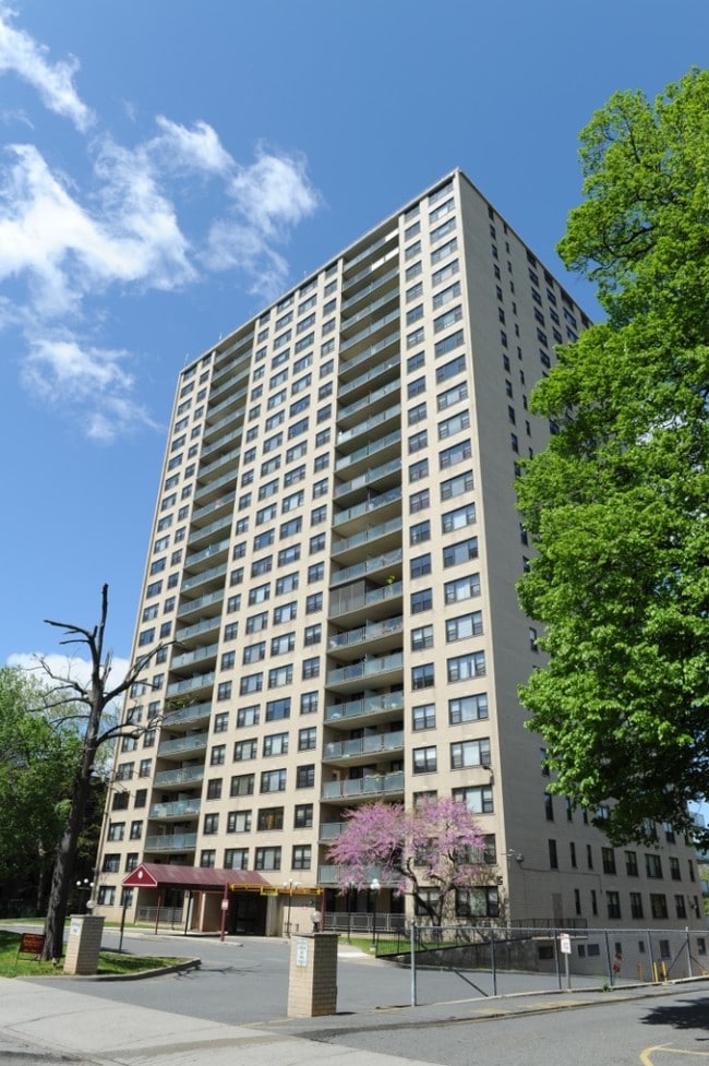 Executive House Apartments East Orange Nj Apartments Com