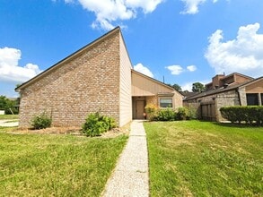 Building Photo - 1705 Bodart Ct