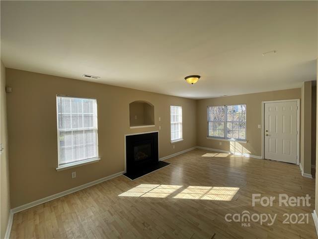 Foto del edificio - 3114 Misty Ln