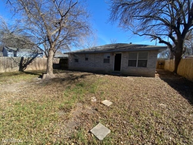 Building Photo - 3 br, 1 bath House - 2262 Katy St