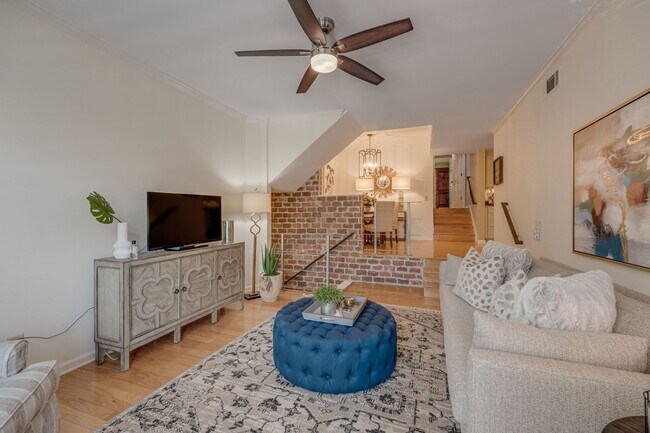 Photo - FULLY FURNISHED 2 BED 2 BATH TOWNHOME IN GREENHILLS $2500 PER MONTH.