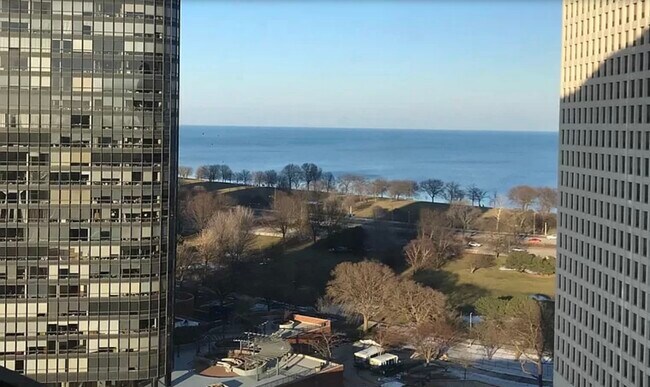 Foto del edificio - 5320 N Sheridan Rd