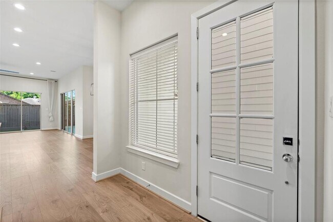 Foto del edificio - 1608 Northwood St