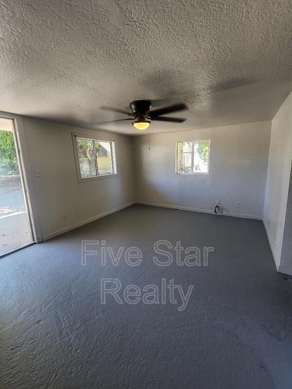 Building Photo - 1570 3rd St