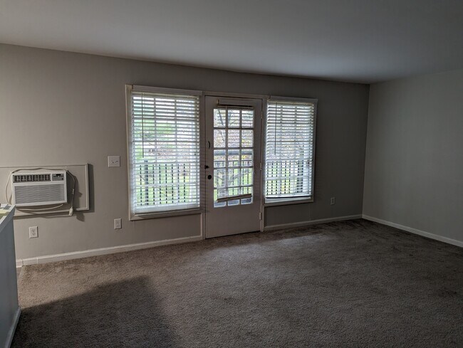 Foto del edificio - 723 Whitcomb St