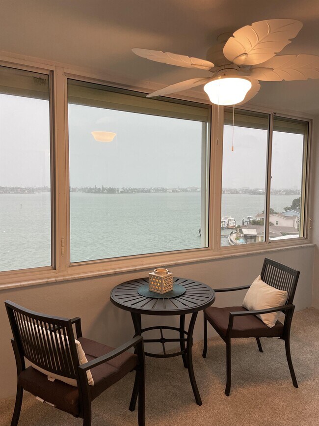 Foto del edificio - 4750 Cove Cir