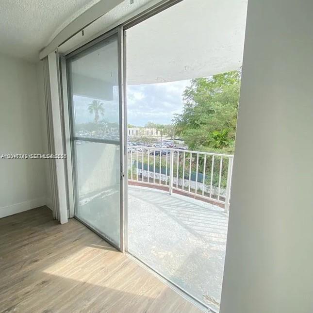 Foto del edificio - 492 NW 165th St