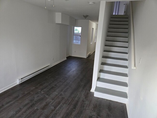 Foto del edificio - 2 Bedroom 1 Bath Townhouse