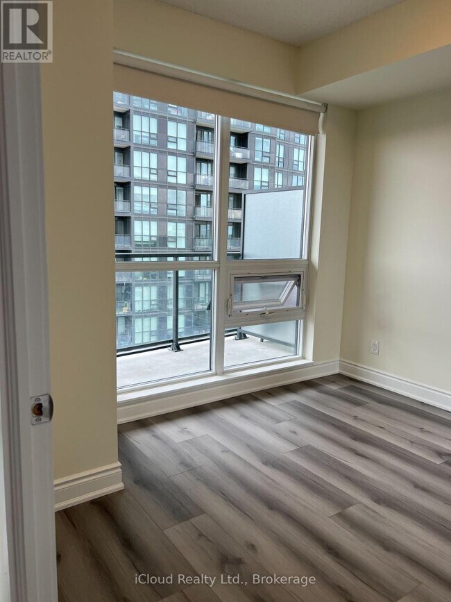 Building Photo - 510 Curran Place