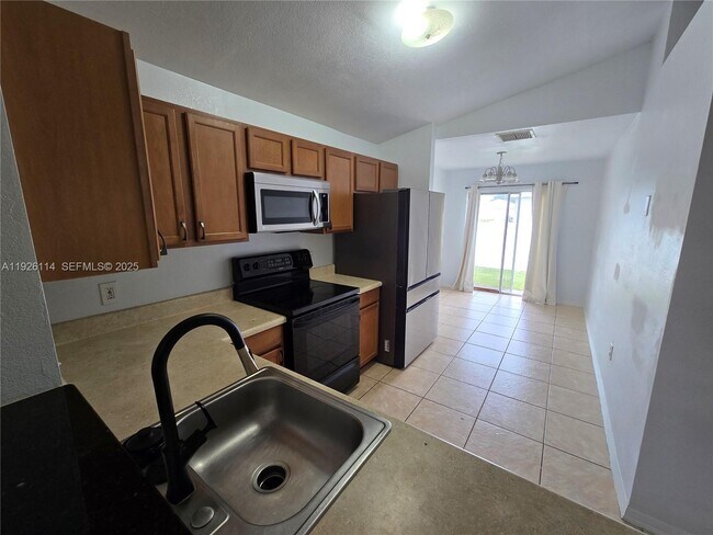 Building Photo - 4876 30th Ave